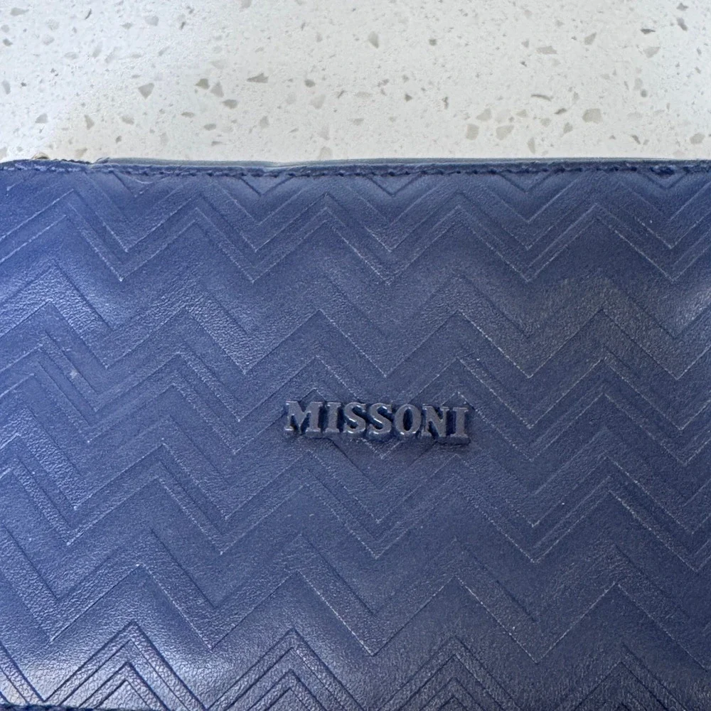 Missoni Delta Airlines Navy Blue Chevron Embossed Cosmetic Toiletry Bag Pouch